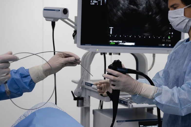 Ultrasonido endoscópico diagnóstico cáncer gástrico gastroenterólogo procedimiento avanzado detección temprana